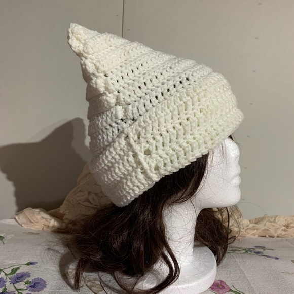Handmade White Cat Beanie Hat - Picture 2 of 5
